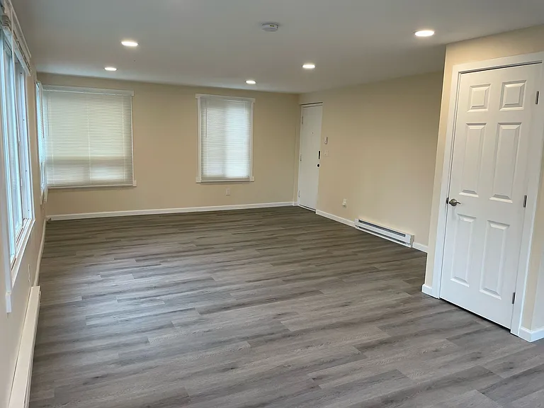 20704 Des Moines Memorial Dr S — Photo 4