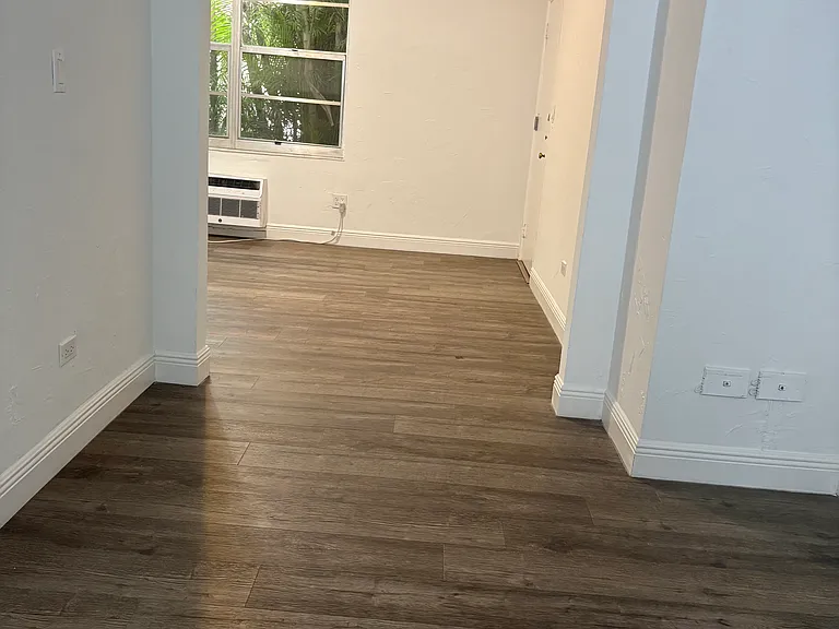 721 15th St #5 — Photo 5