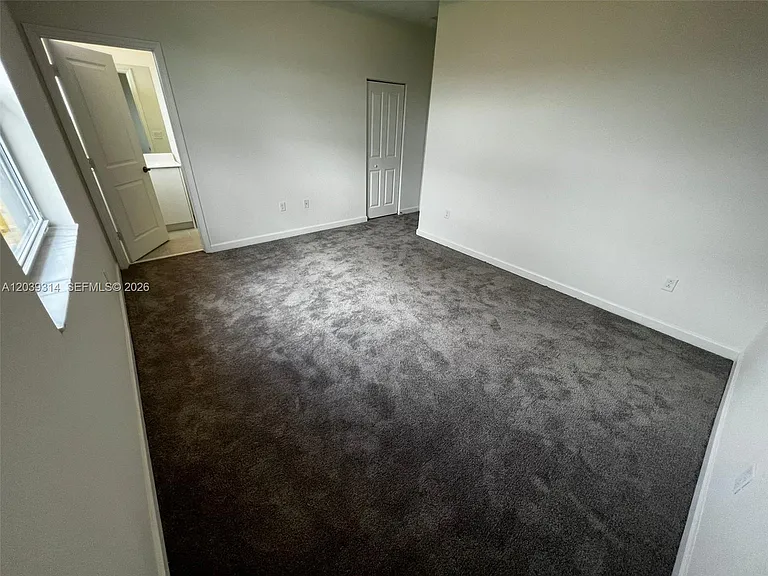 1810 SE 26th Ter #1810 — Photo 27