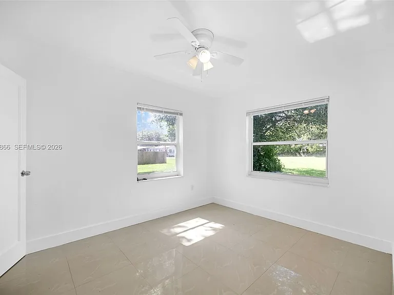 555 NW 90th St #EL — Photo 7