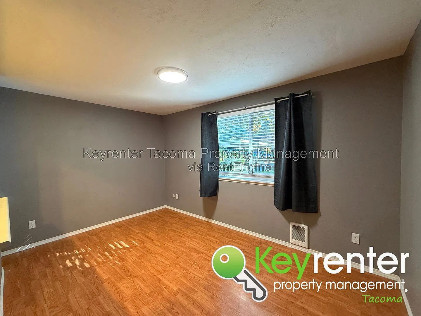2 bed, 1.5 bath, 1050 sqft, $2,100 — Photo 3