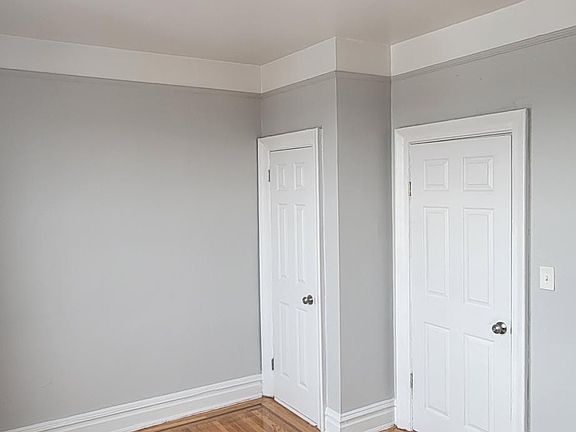 3rd image of 49 Waverly St #47