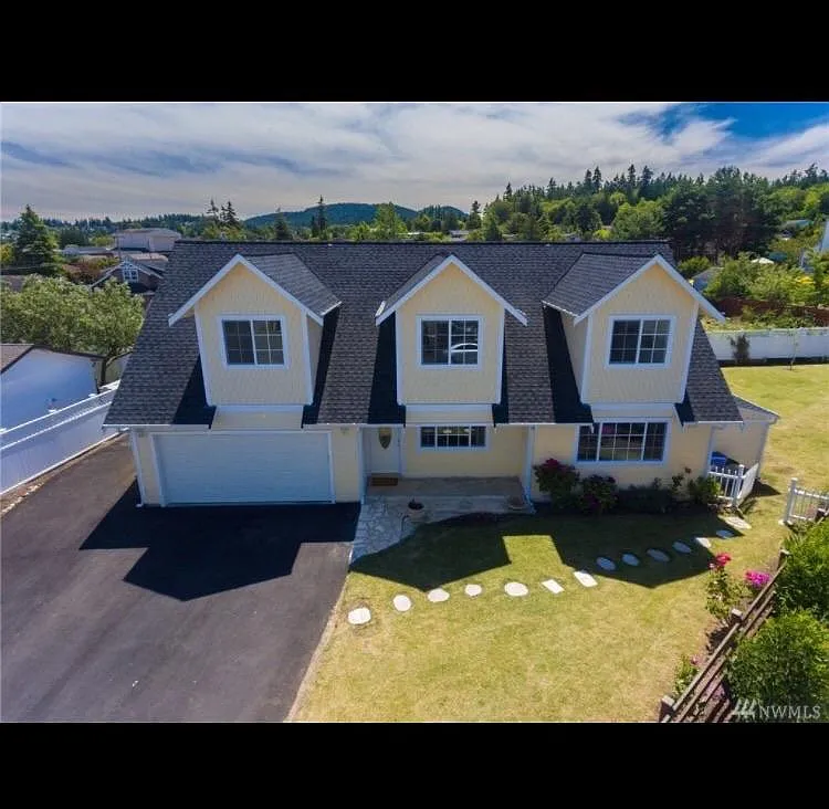 4 bed, 3.5 bath, 2235 sqft, $3,250 — Photo 2