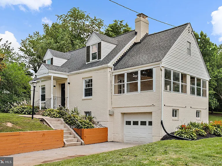 9223 Old Court Rd — Photo 1