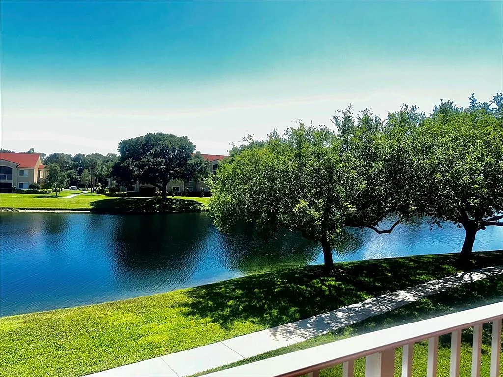 2 bed, 1079 sqft, $1,700 — Photo 4