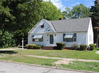 923 Glenside Rd, Cleveland, OH 44121