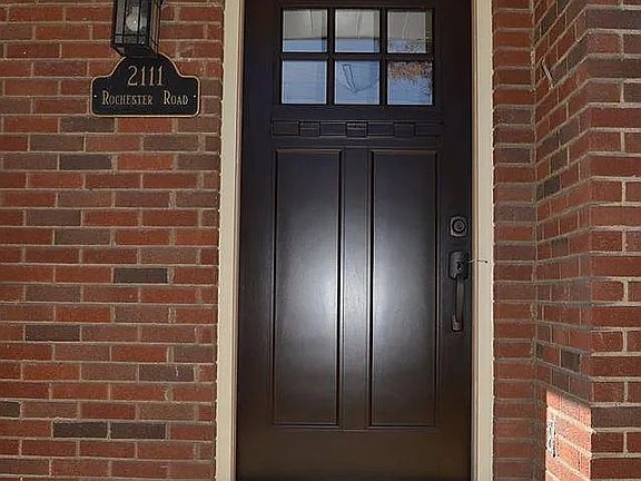 3rd image of 2111 Rochester Rd