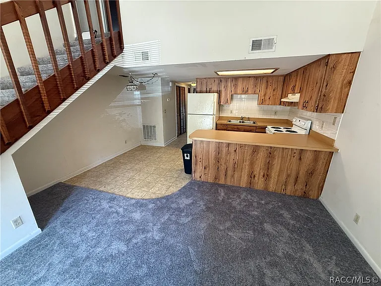 2316 Colby St — Photo 3