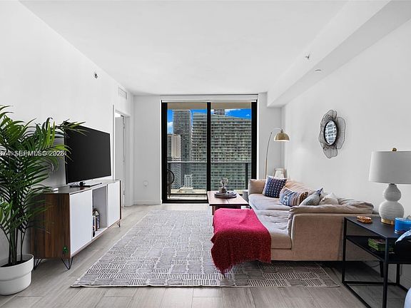 3rd image of 55 SW 9th St Unit 2305