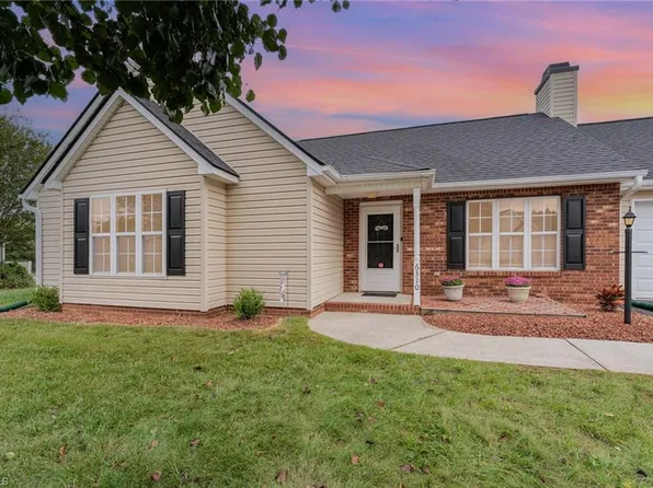 6310 Hampton Knoll Rd, Clemmons, NC 27012