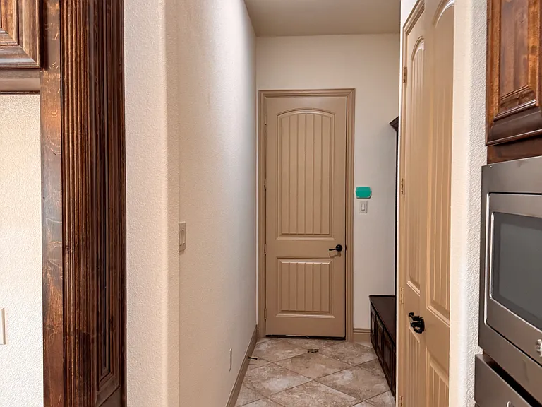 9001 Blue Water Dr — Photo 10