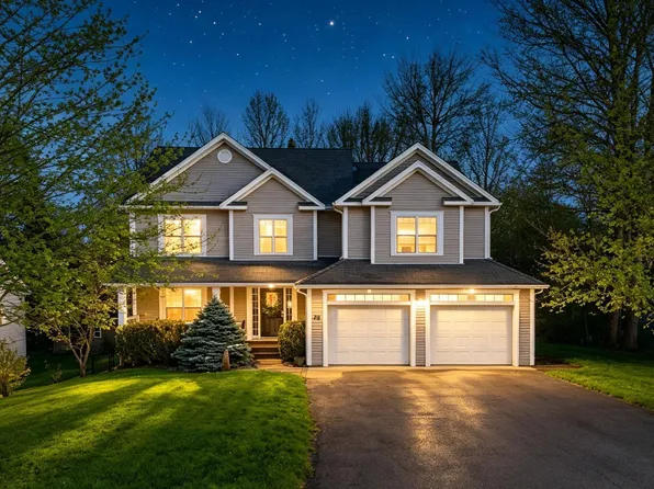 38 Dalhousie Ave, Kentville, NS B4N 5E5