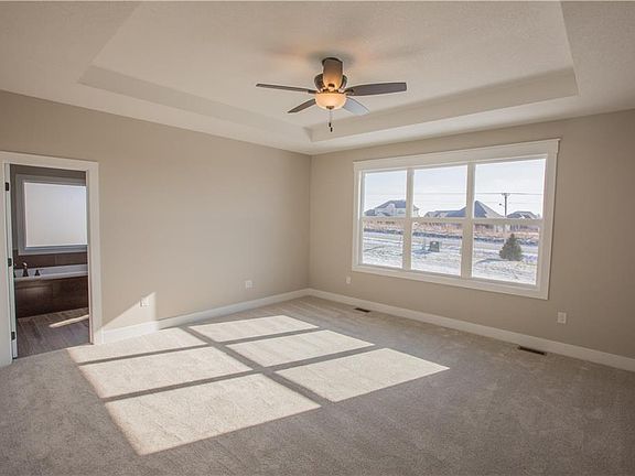 5th image of 611 NE 55th St
