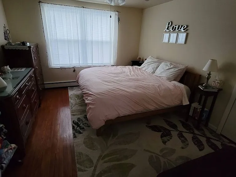 418 Linden St — Photo 4