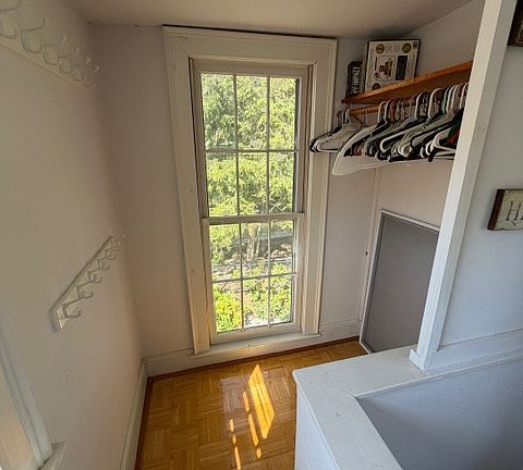 4th image of 29 Arnold Rd #2