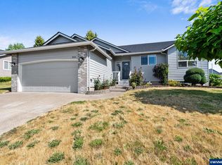 896 8th St, Lafayette, OR 97127