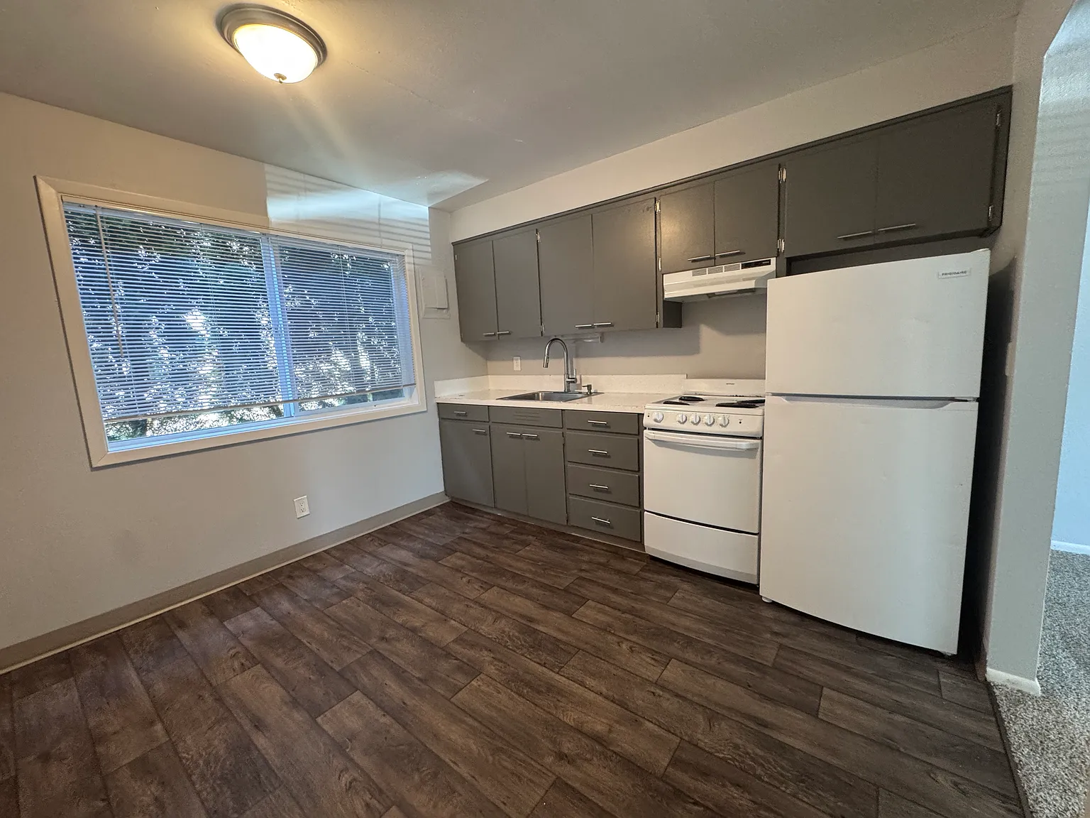 2 bed, 900 sqft, $1,399 — Photo 4