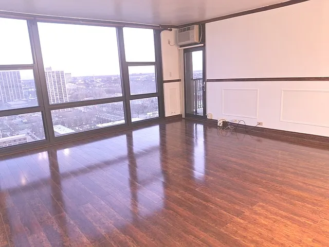 2605 S Indiana Ave #1909 — Photo 2