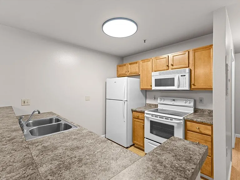 340 Hildred Dr — Photo 11