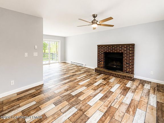 4th image of 3411 Stag Ln