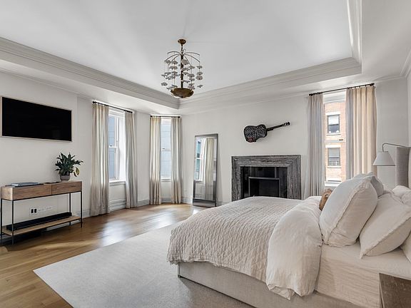 5th image of 344 W 72nd St #1008