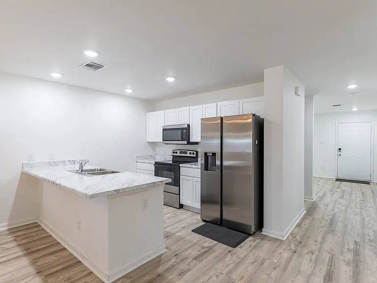 143 Sage Brush Dr — Photo 2