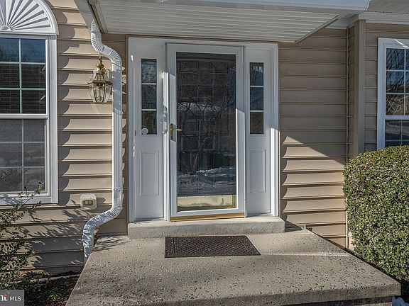 3rd image of 135 Sagewood Dr