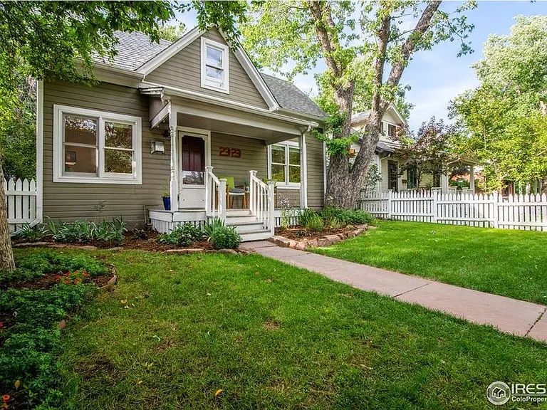 2323 Mapleton Ave — Photo 2