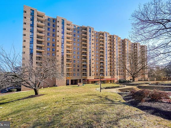 3rd image of 4500 S Four Mile Run Dr APT 204