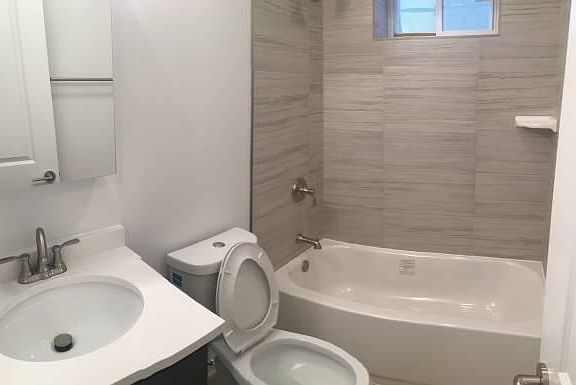 5th image of 3134 N Monticello Ave #1