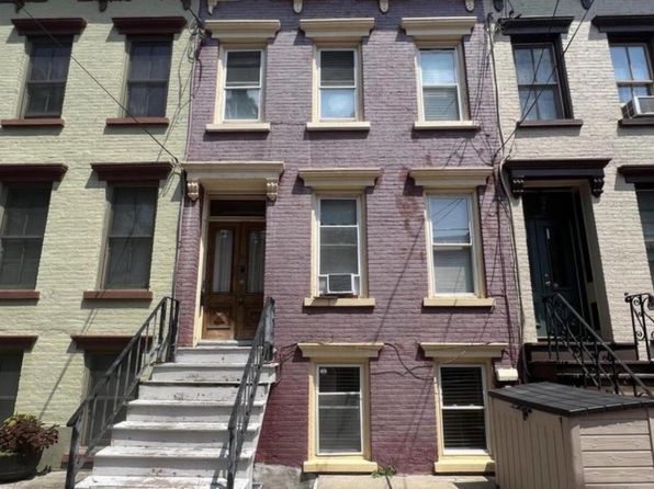 5 Irving St #B