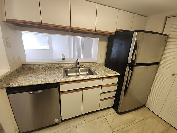 3rd image of 9701 Westview Dr APT 1424