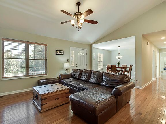 5th image of 206 Daksi Ln