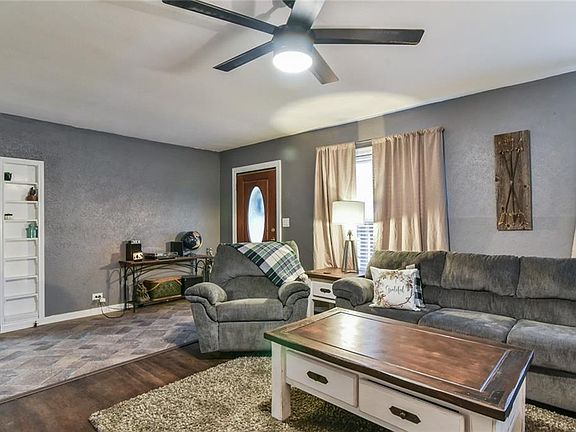5th image of 106 W Purdom Ave