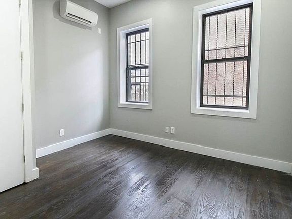 3rd image of 444 Melrose St APT 2L