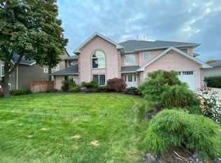453 Morrison Ave #2, Kelowna, BC V1Y 5E1