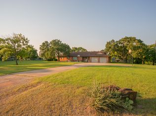 325 Red Hill Rd, Meeker, OK 74855