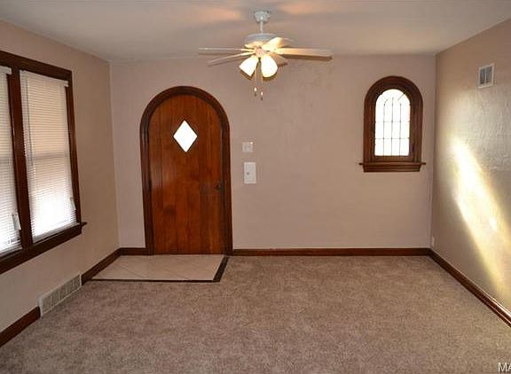 5th image of 9501 Everman Ave