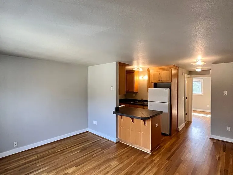 Division Apartments by Star Metro — Photo 5