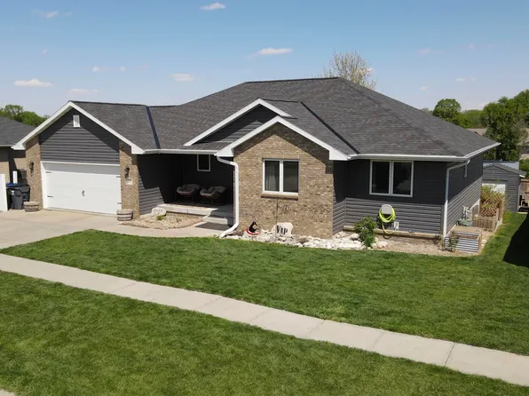 2010 Clark St, Aurora, NE 68818