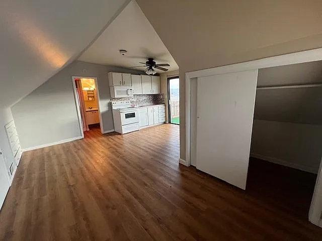 4560 Persimmon Rd — Photo 2