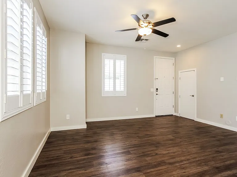 3218 W Glendale Ave #37 — Photo 4
