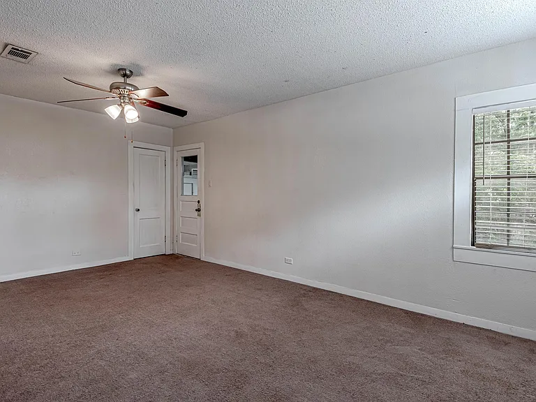 2538 Sycamore Ave — Photo 12