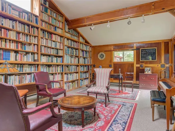 67 Lion Lane, Westbury, NY 11590