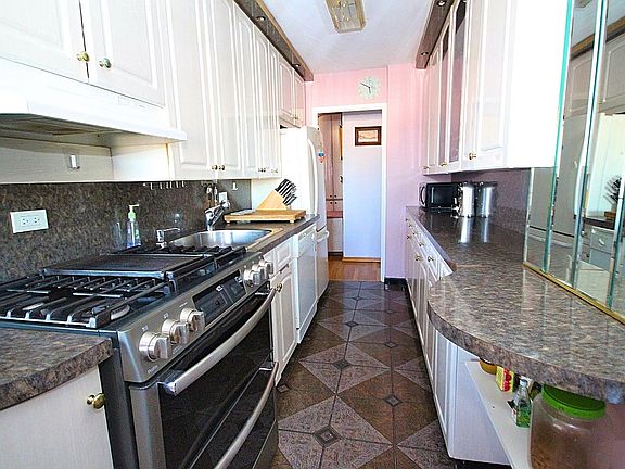 3rd image of 3131 Brighton 13 St #18P
