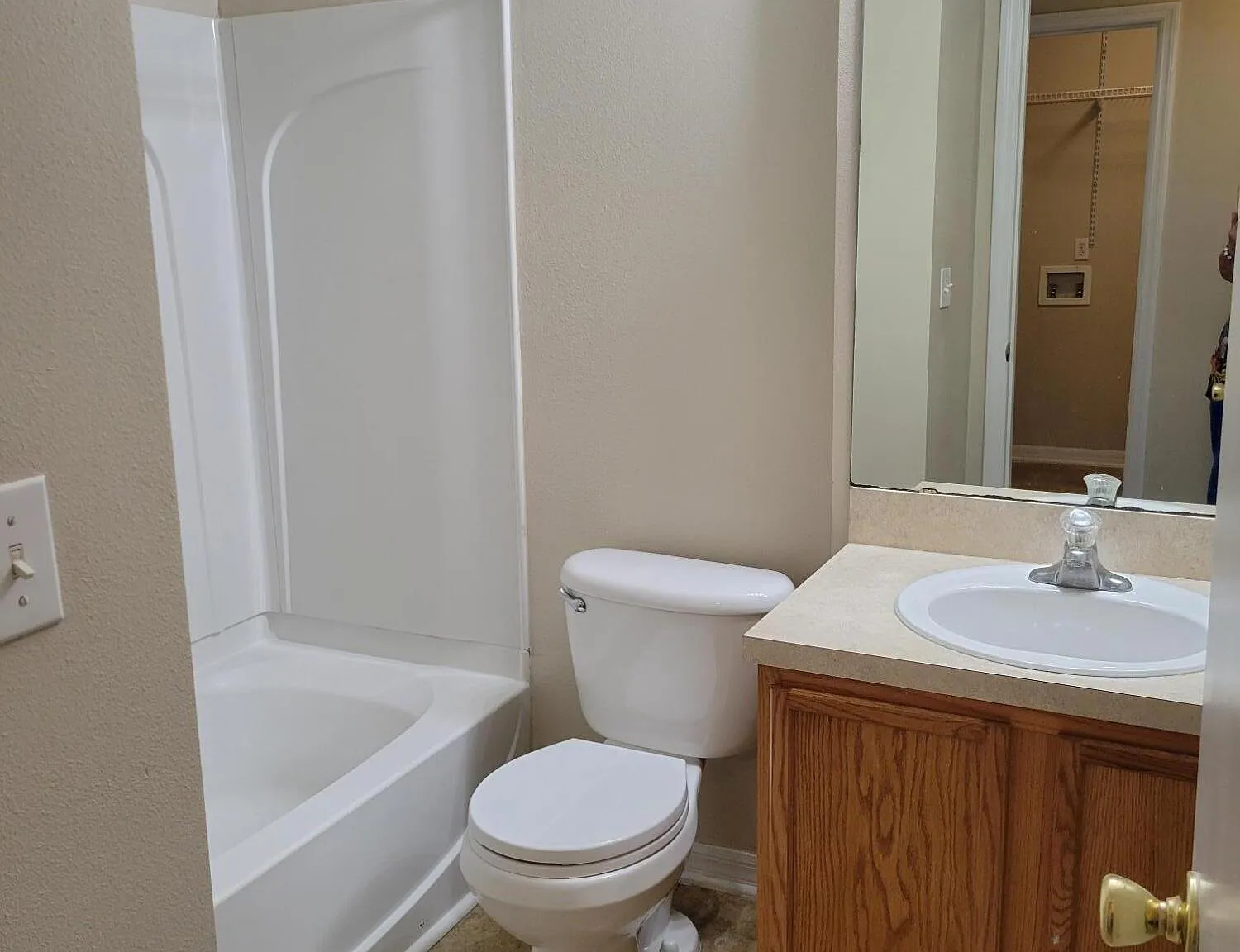 3 bed, 2.5 bath, 1612 sqft, $1,995 — Photo 3