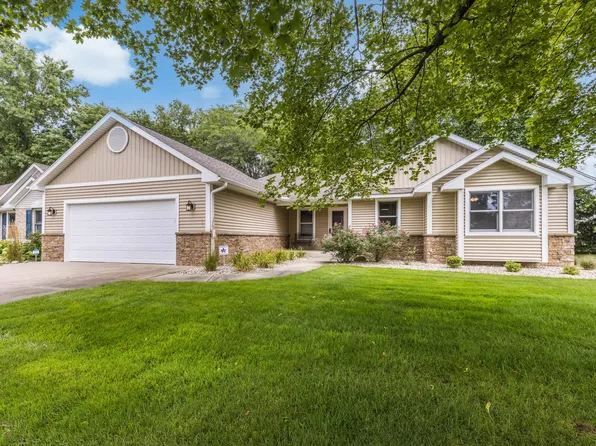 8098 Robinbrook St, Richland, MI 49083