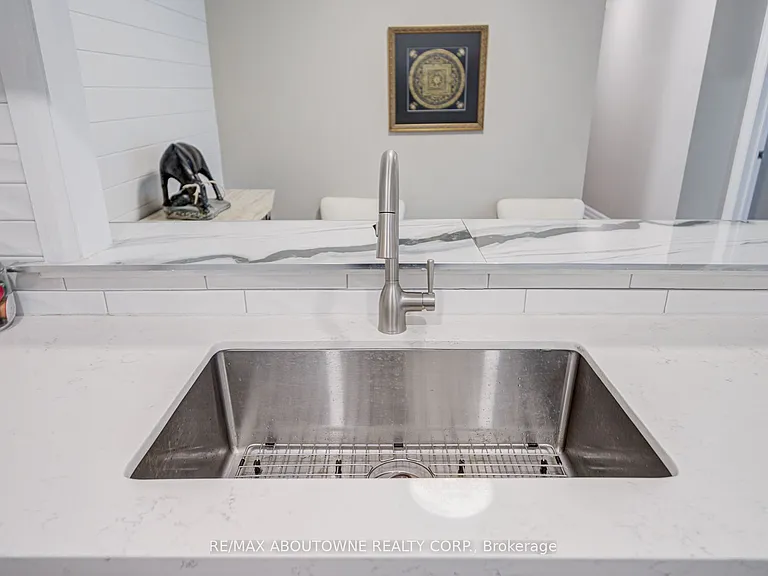 1450 Glen Abbey Gate #214 — Photo 16