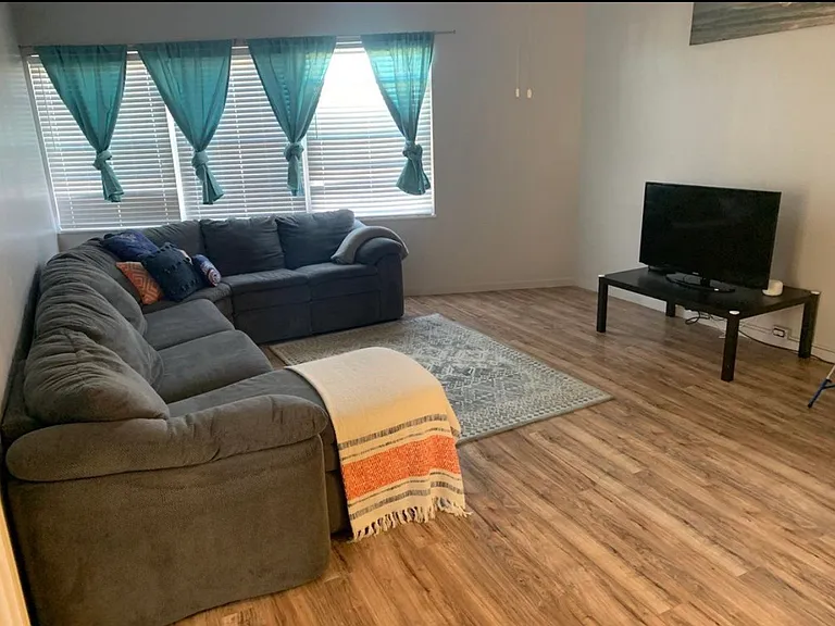 523 San Mateo Ave — Photo 4