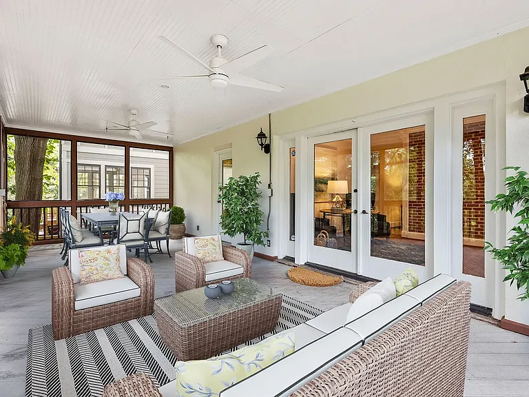 Screened Porch 2
